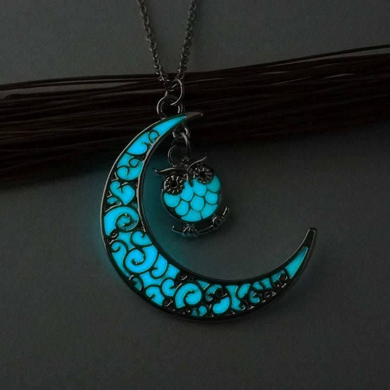Glow-in-the-Dark Pendant Necklace - product image 17