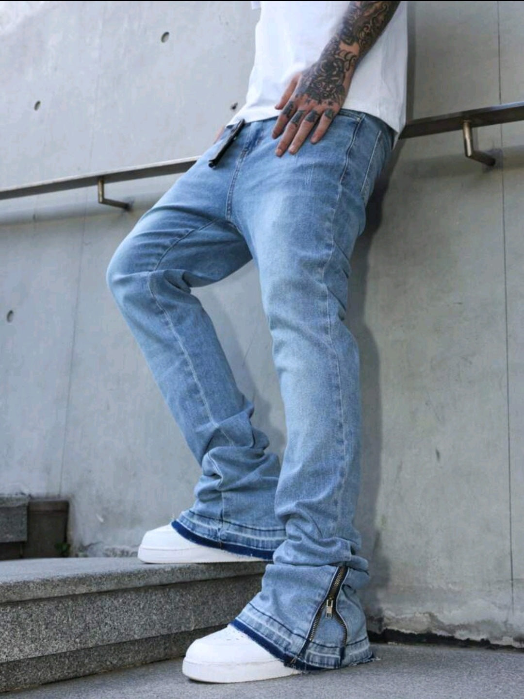 Men's Relaxed Fit Straight Leg Jeans - product image 4