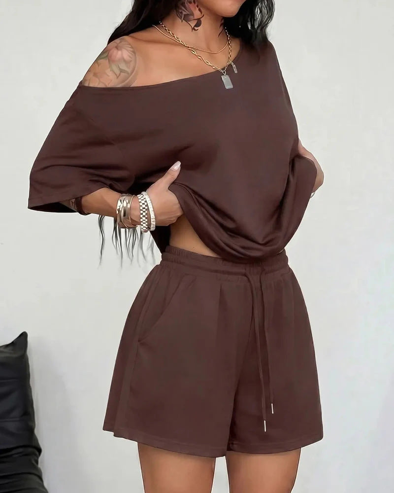 Solid-Color Sporty Loose-Fitting Shorts Two-Piece Set - product image 4